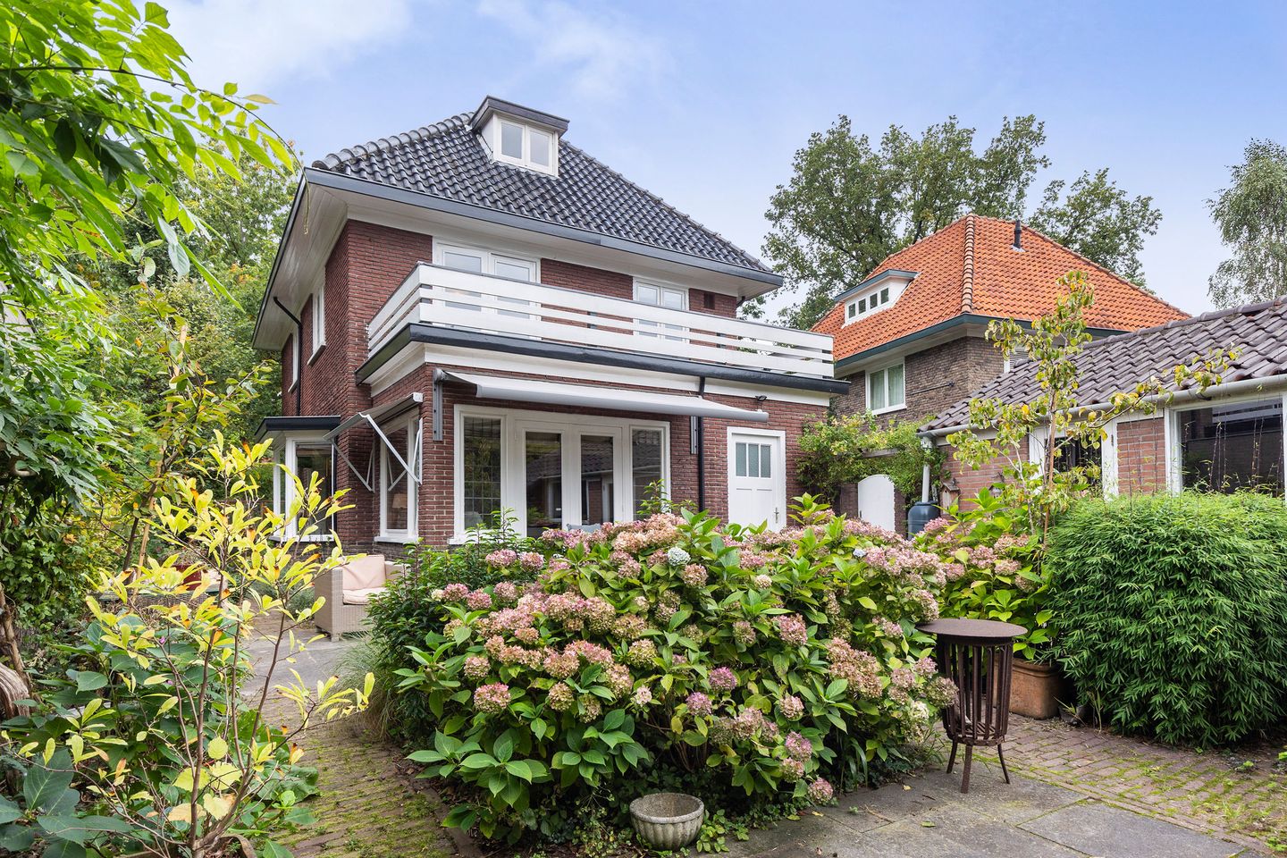 Photo 40 of Jachtlaan 117
