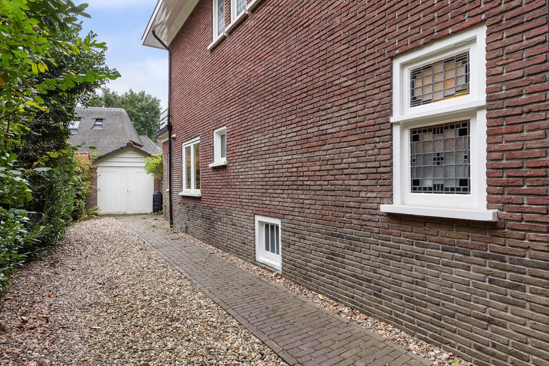 Photo 43 of Jachtlaan 117