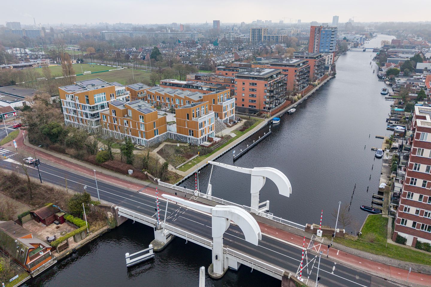 Foto 5 van Jelena Bonnerpad 11