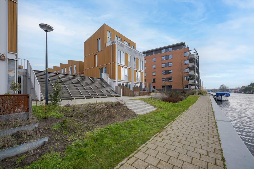 Foto 52 van Jelena Bonnerpad 11