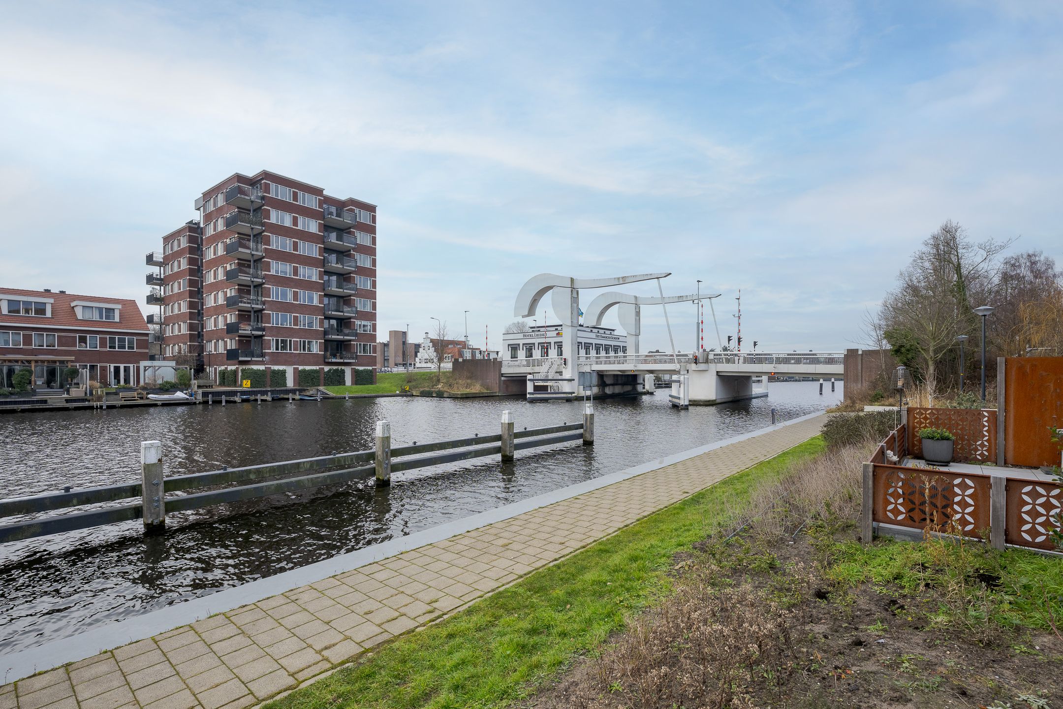 Foto 54 van Jelena Bonnerpad 11