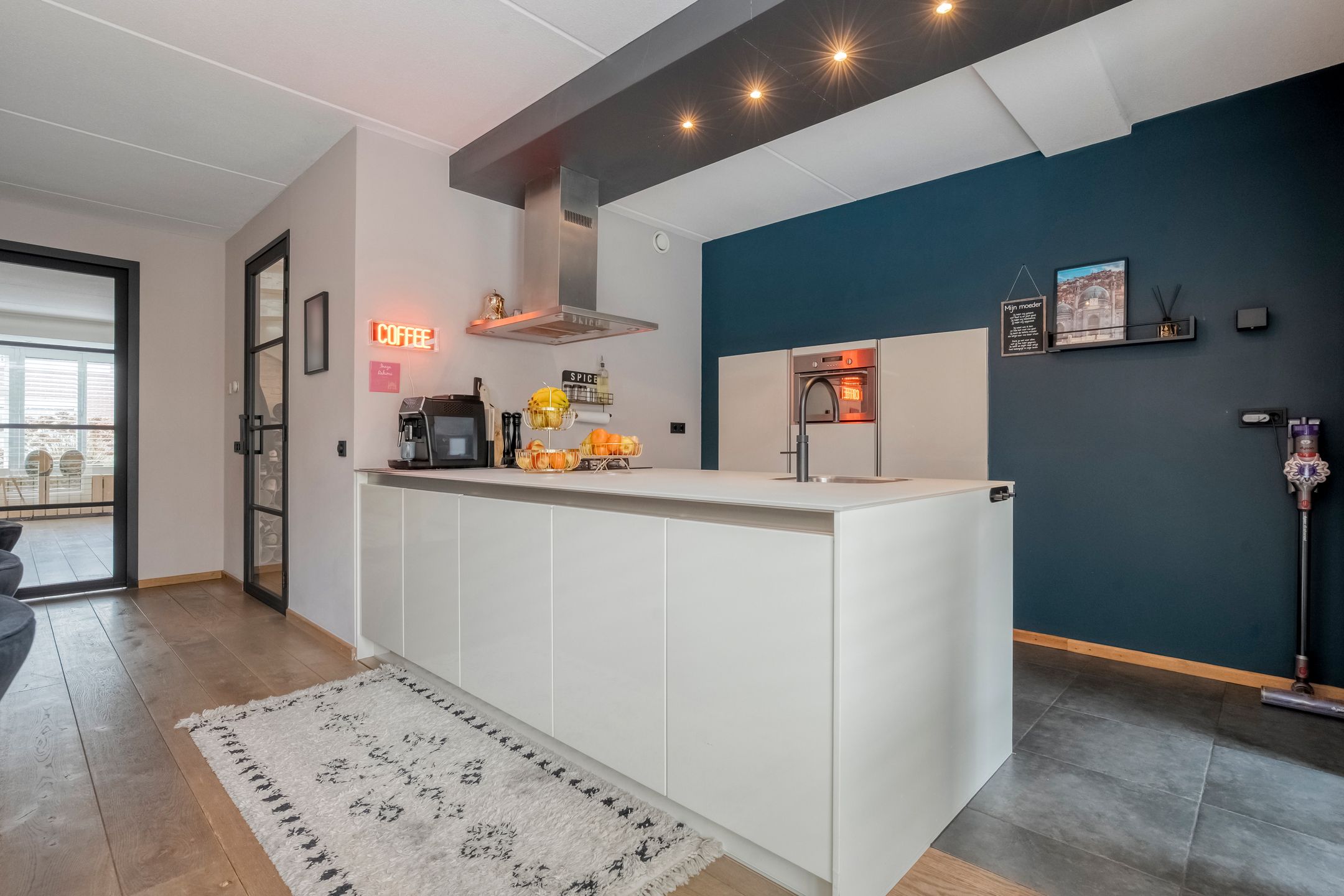 Photo 9 of Bertram 9