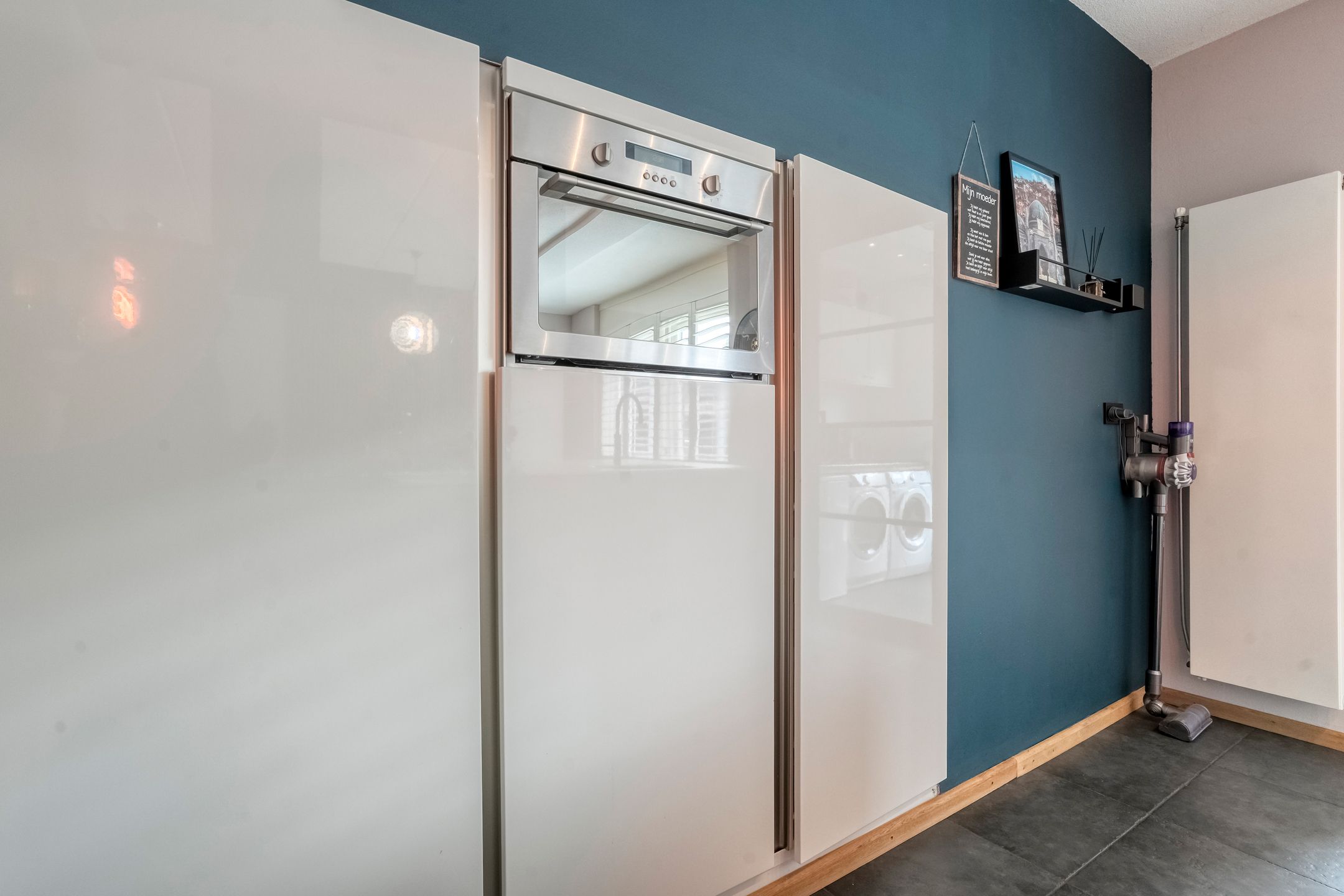 Photo 12 of Bertram 9