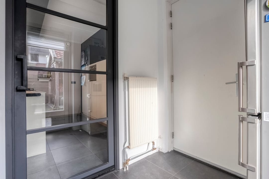 Photo 13 of Bertram 9