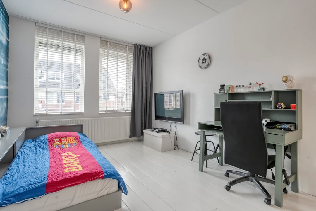 Photo 22 of Bertram 9