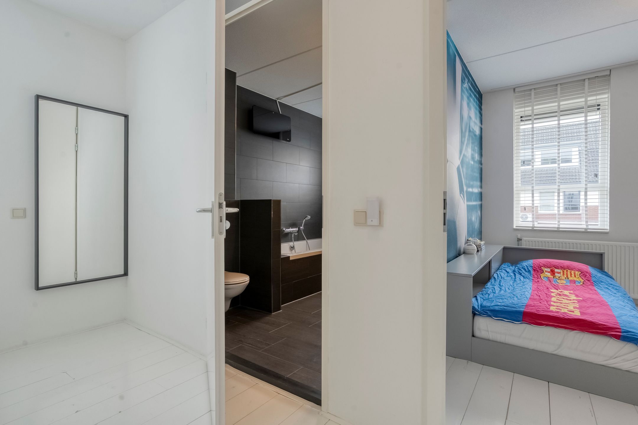 Photo 24 of Bertram 9