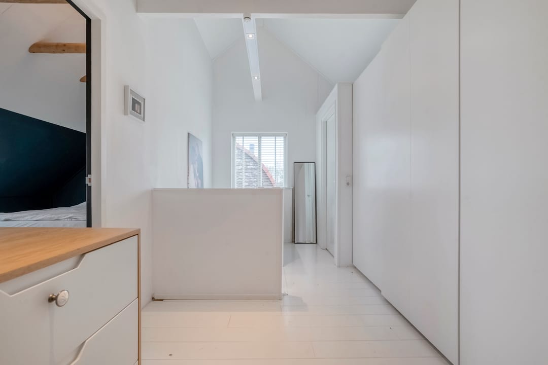 Photo 28 of Bertram 9