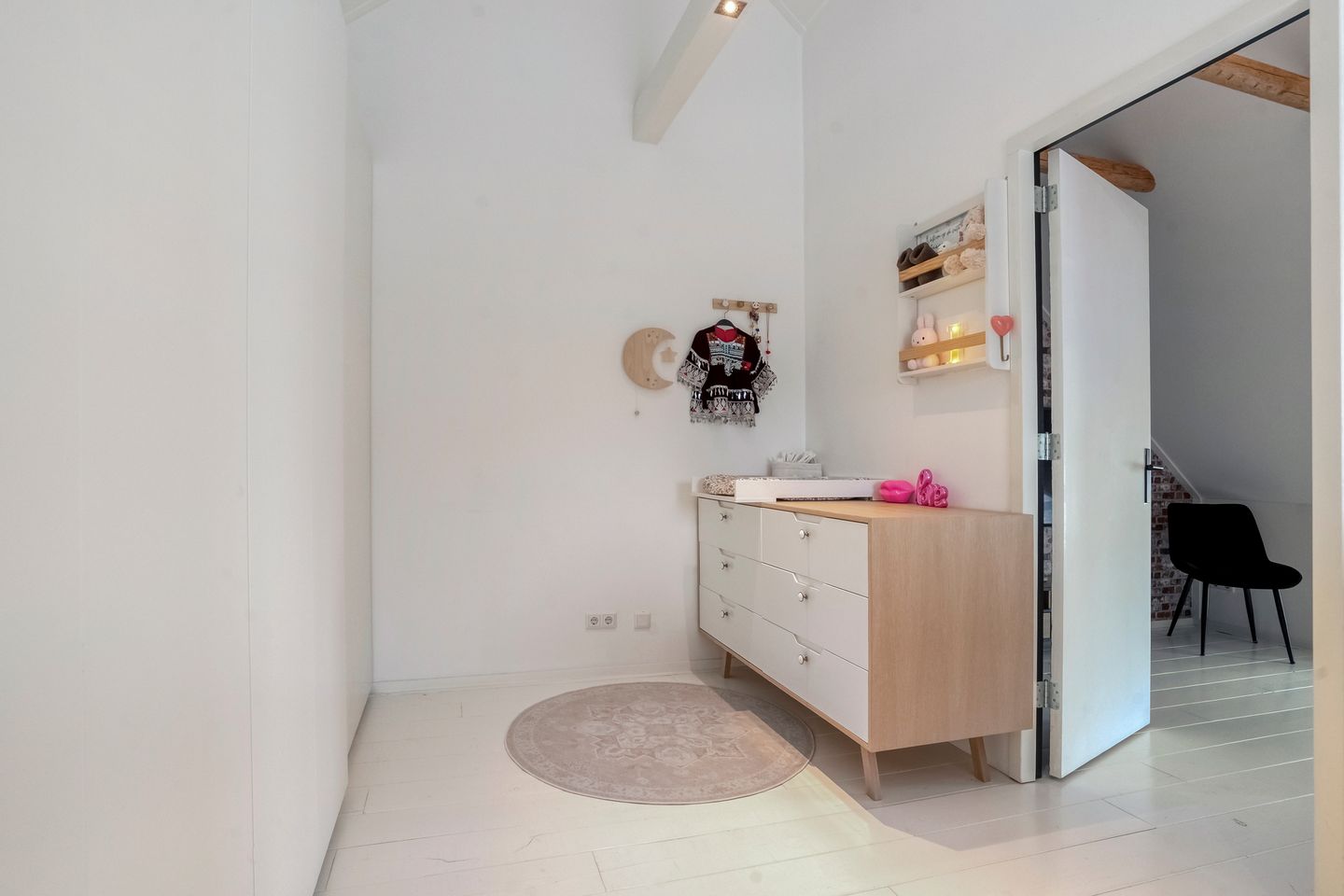 Photo 29 of Bertram 9