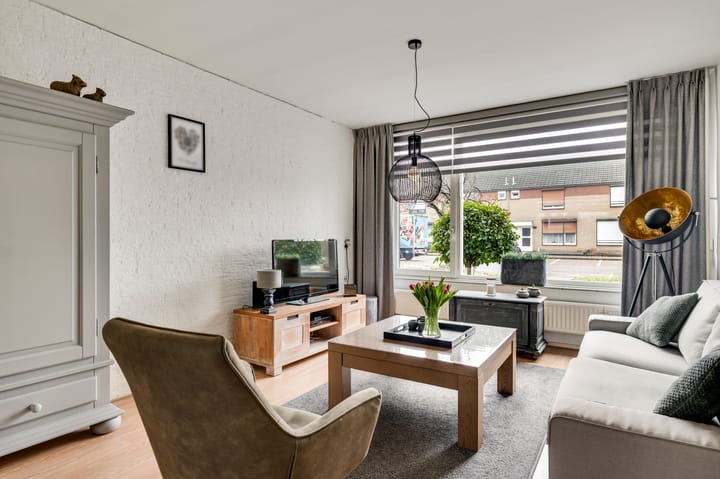 Photo 4 of Burgemeester Janssenstraat 3