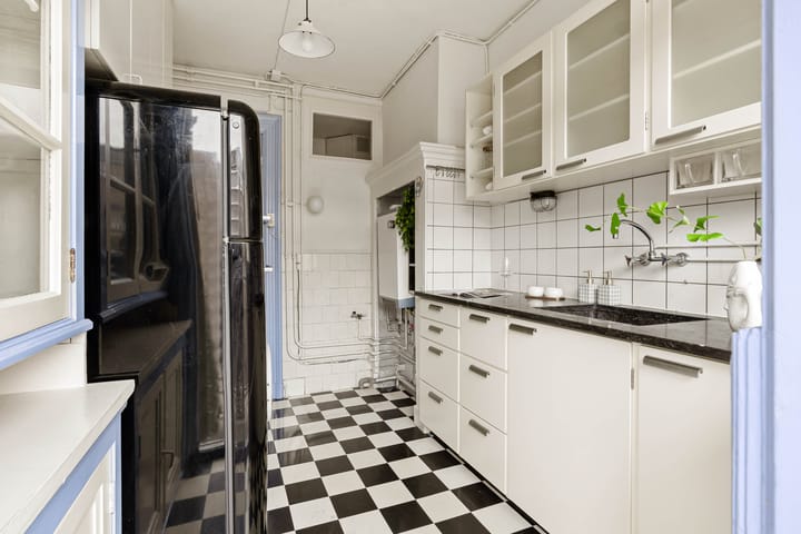 Photo 2 of Rijnstraat 12-2