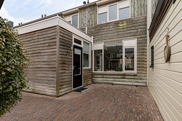 Photo 2 of Prins Clausstraat 17