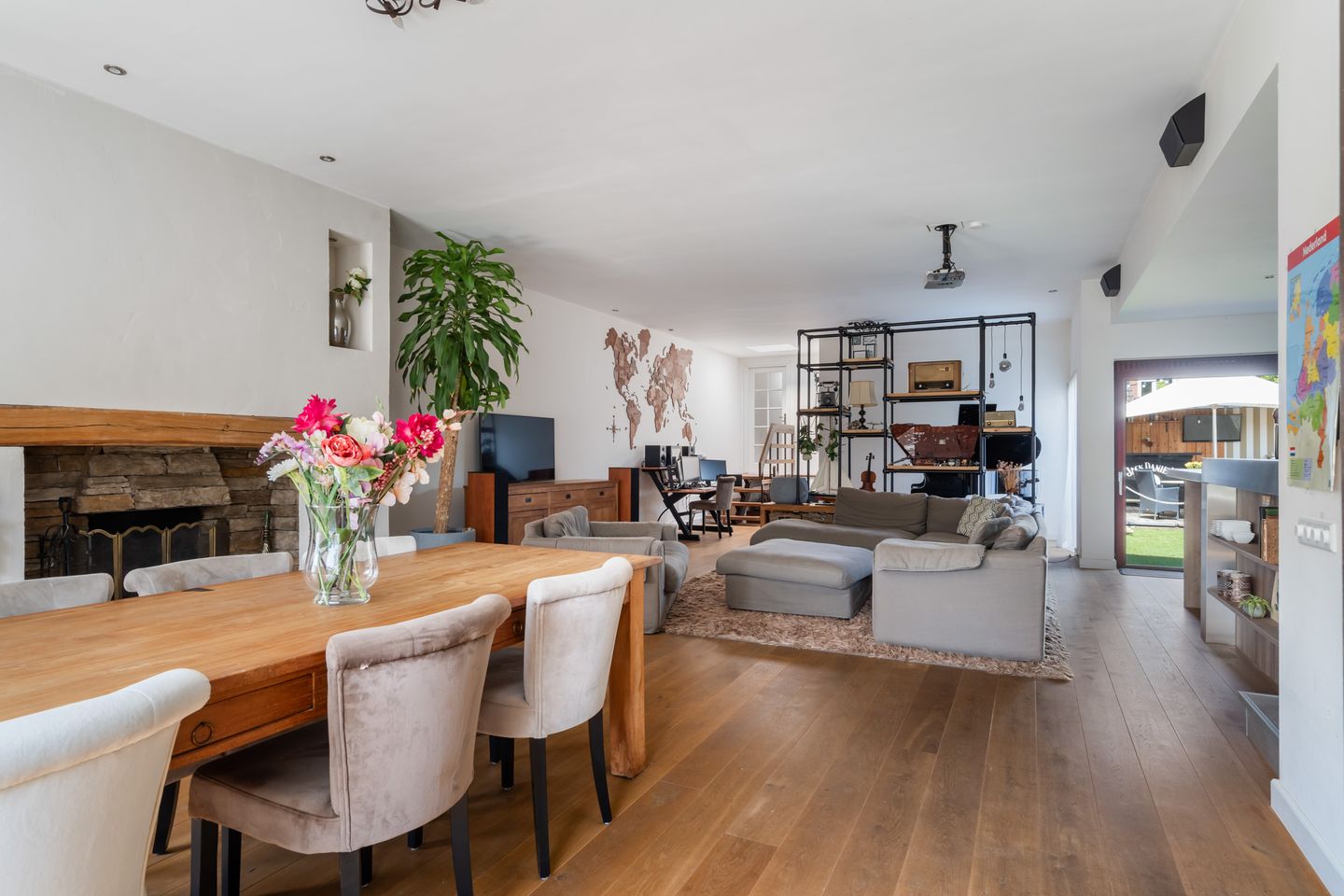 Photo 14 of Doornenburg 7