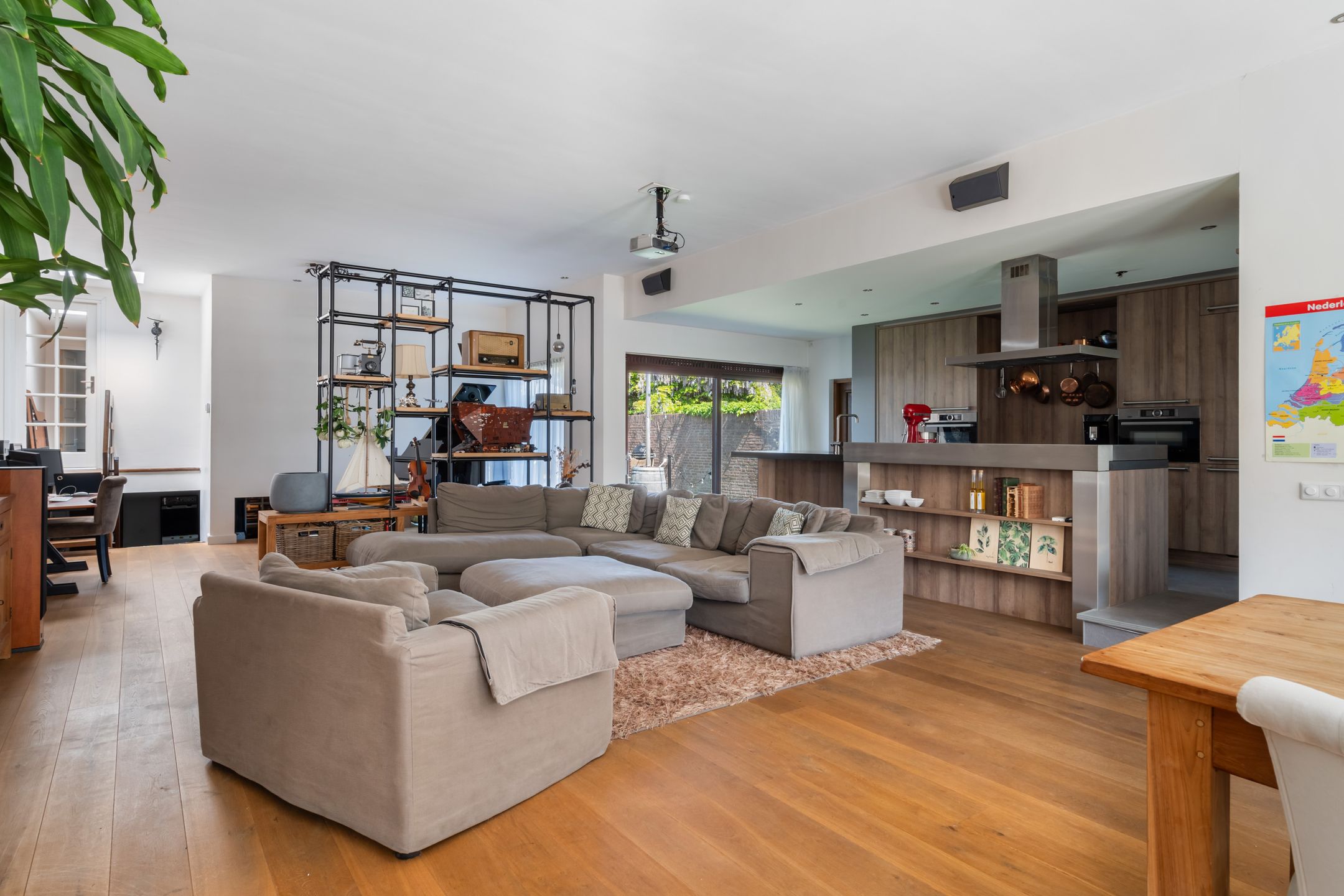 Photo 12 of Doornenburg 7