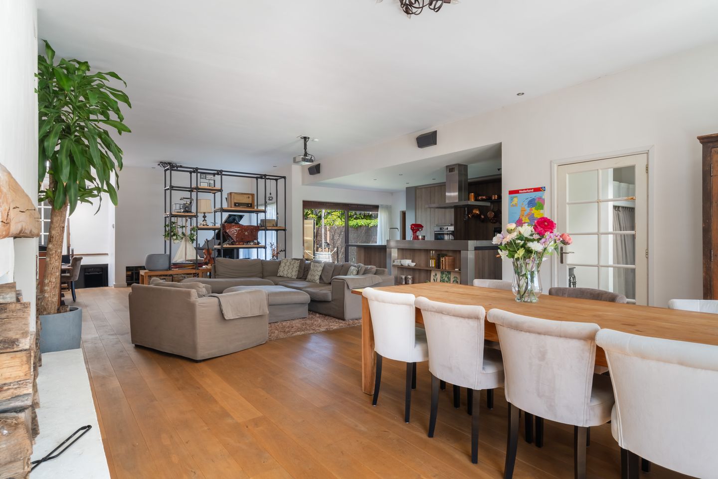 Photo 20 of Doornenburg 7