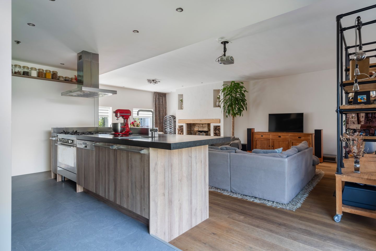 Photo 25 of Doornenburg 7