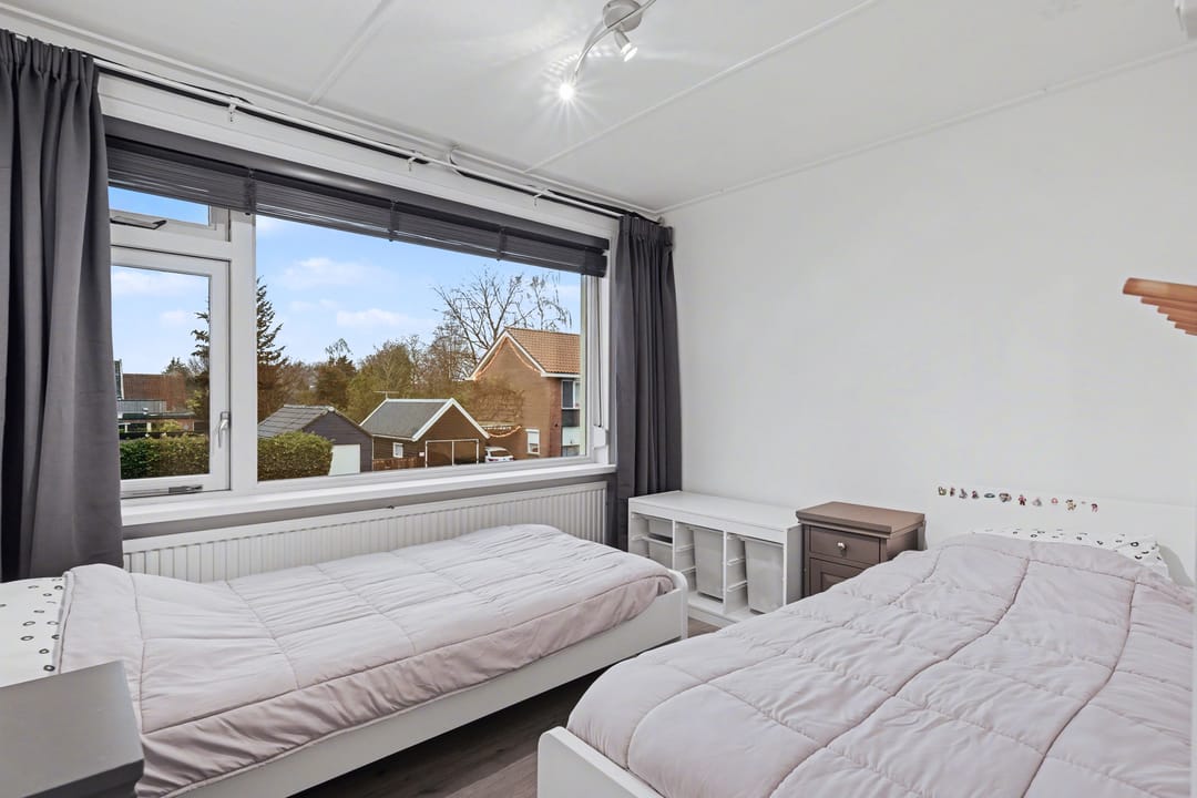 Photo 13 of de Genestetstraat 41