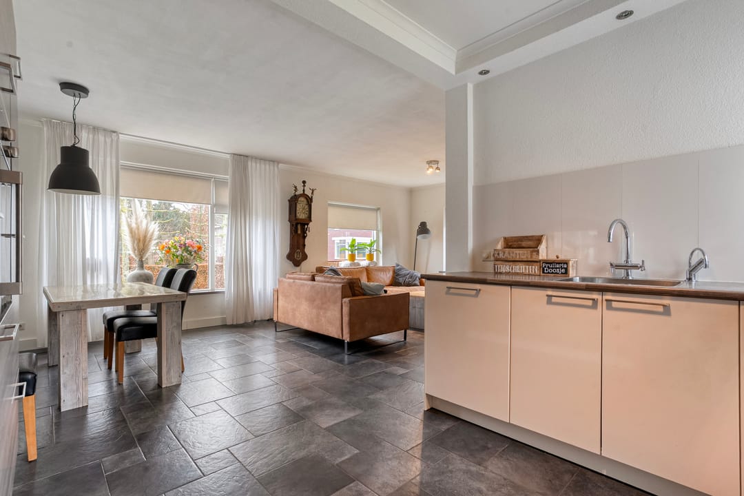 Foto 16 van Esdoornlaan 2