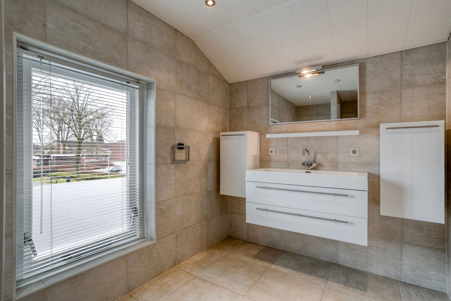 Foto 25 van Esdoornlaan 2