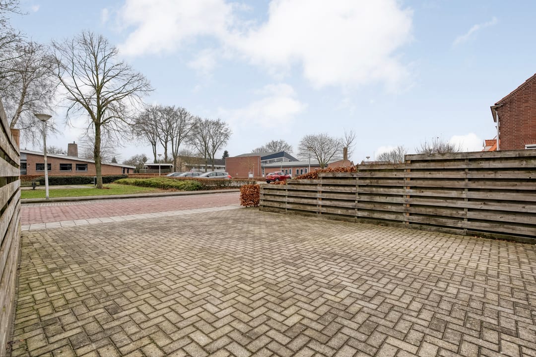 Foto 37 van Esdoornlaan 2