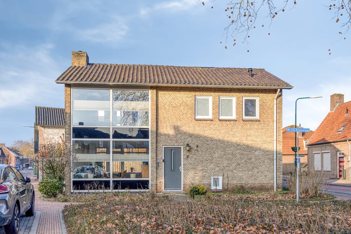 Foto 1 van Dr vd Broekstraat 2