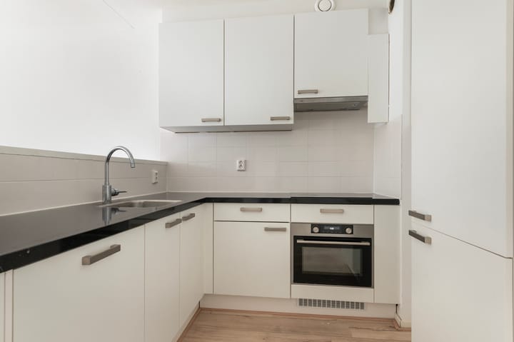 Photo 3 of Leerdamhof 448