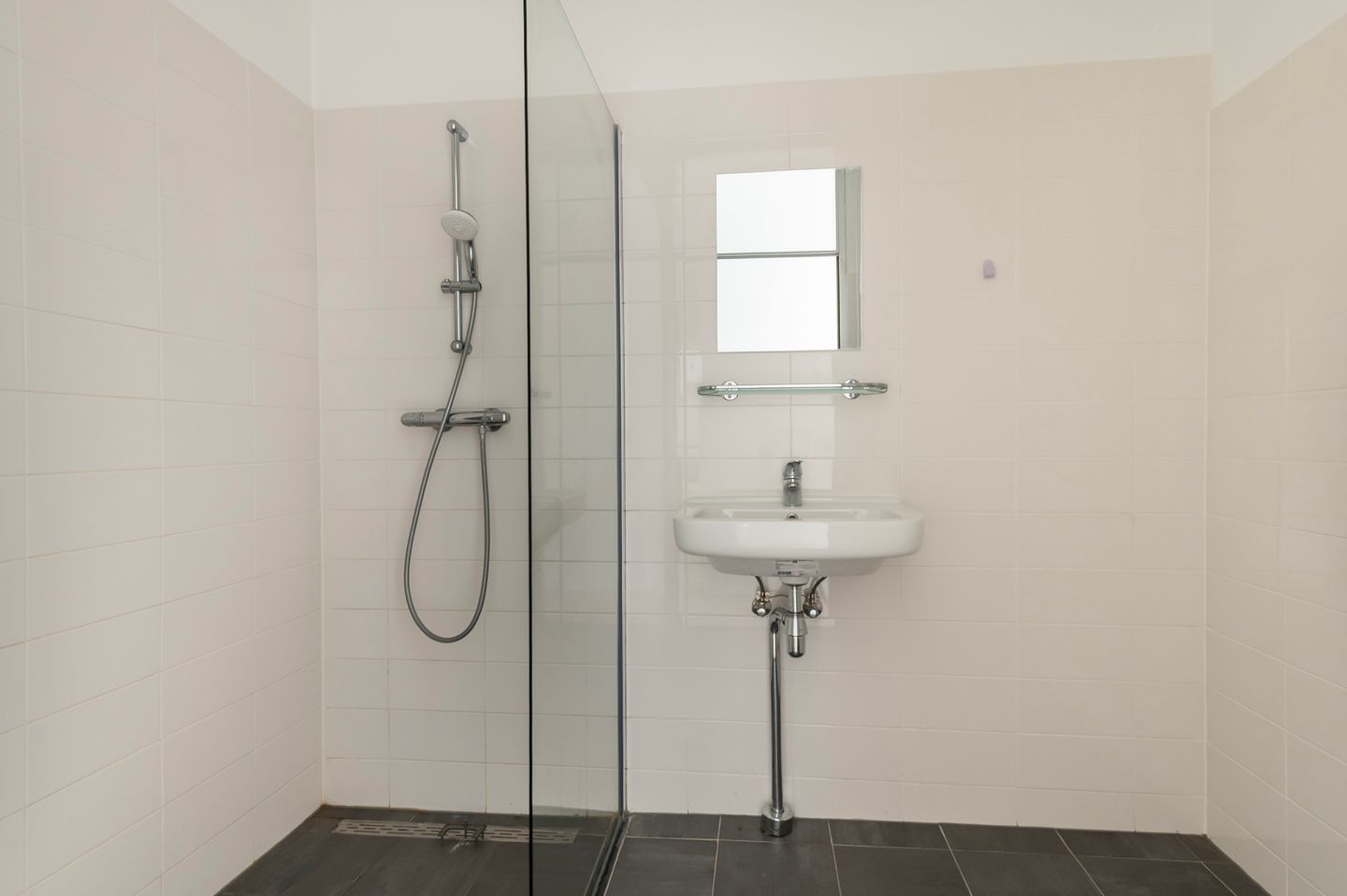 Photo 4 of Leerdamhof 448