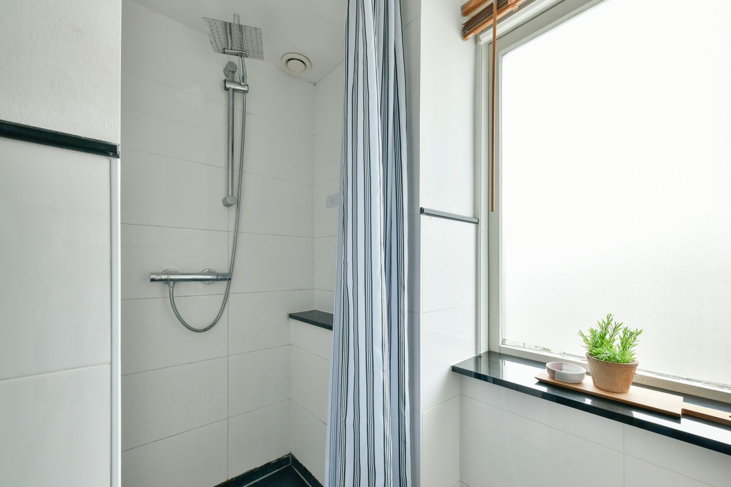 Photo 20 of Meidoornstraat 26