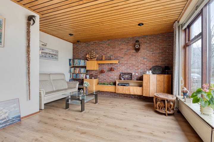 Photo 2 of Surinamestraat 1