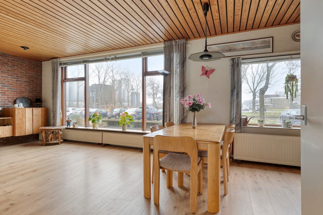 Photo 8 of Surinamestraat 1