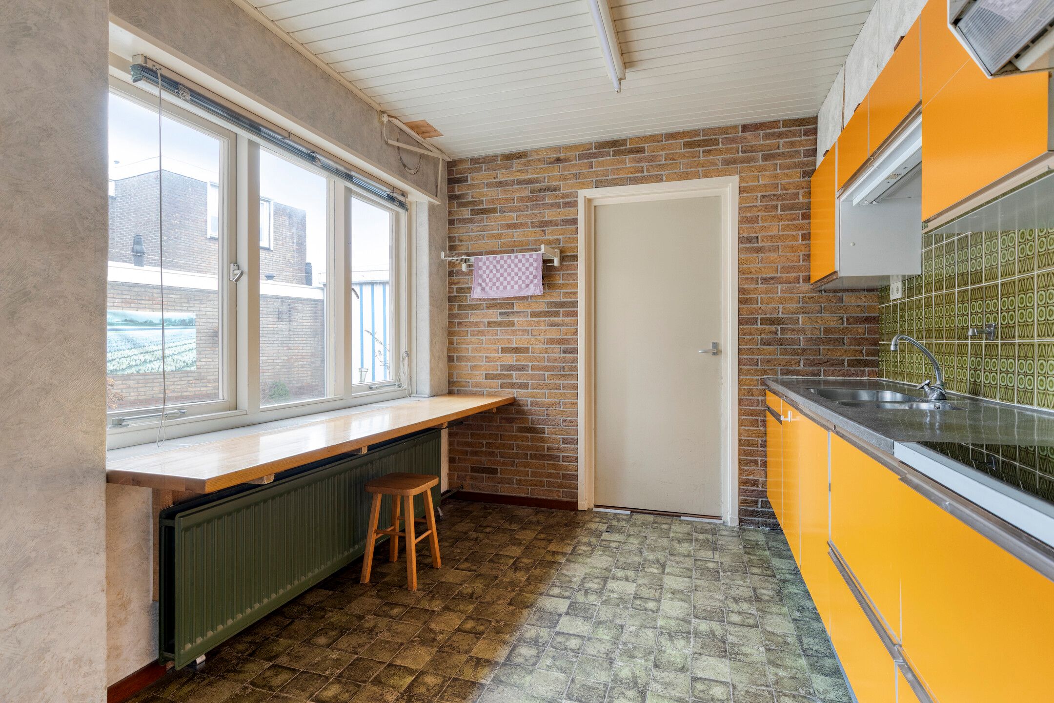 Photo 12 of Surinamestraat 1