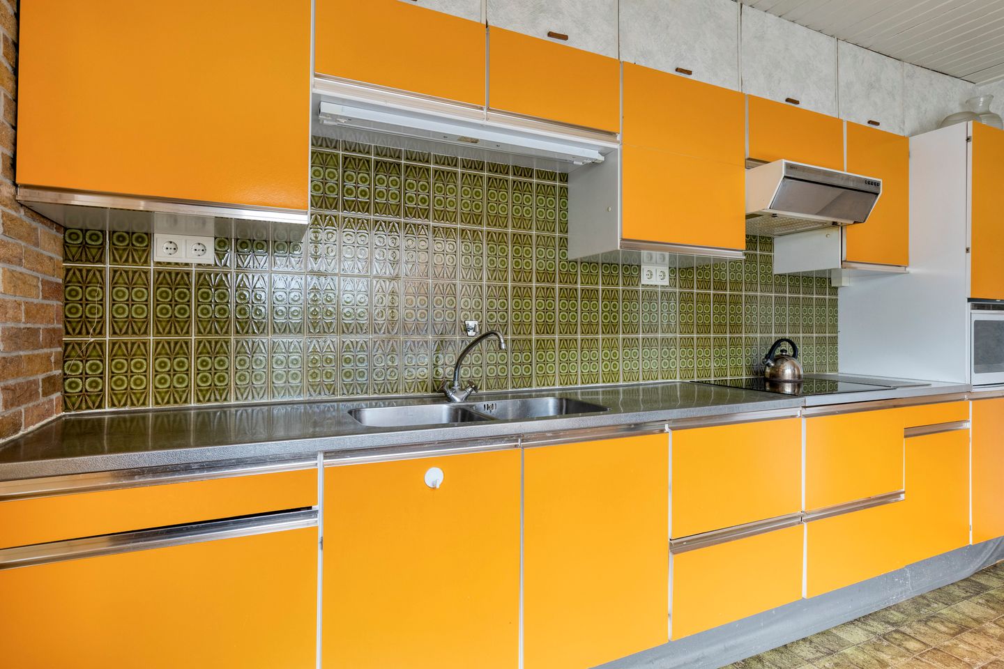 Photo 14 of Surinamestraat 1