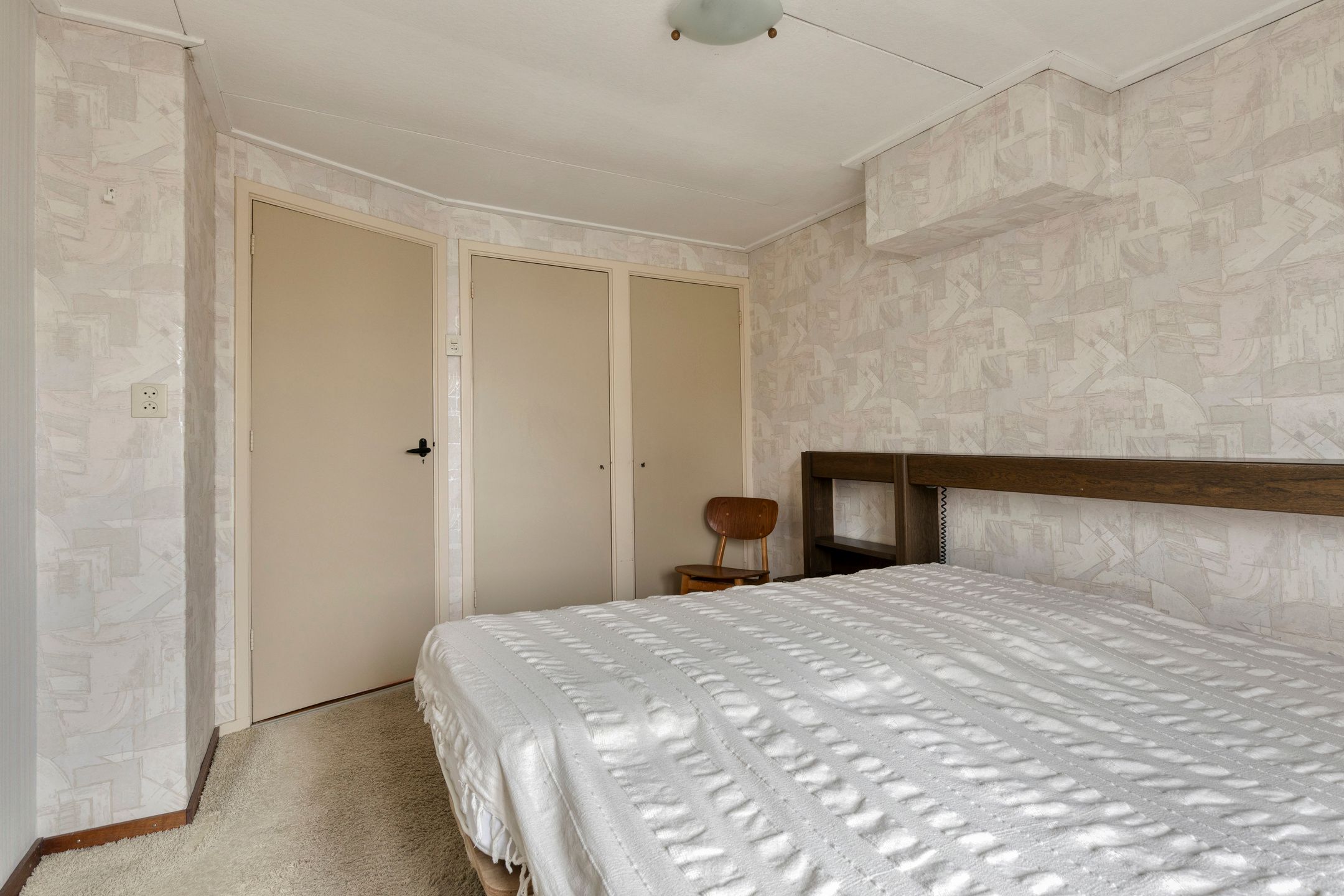 Photo 18 of Surinamestraat 1