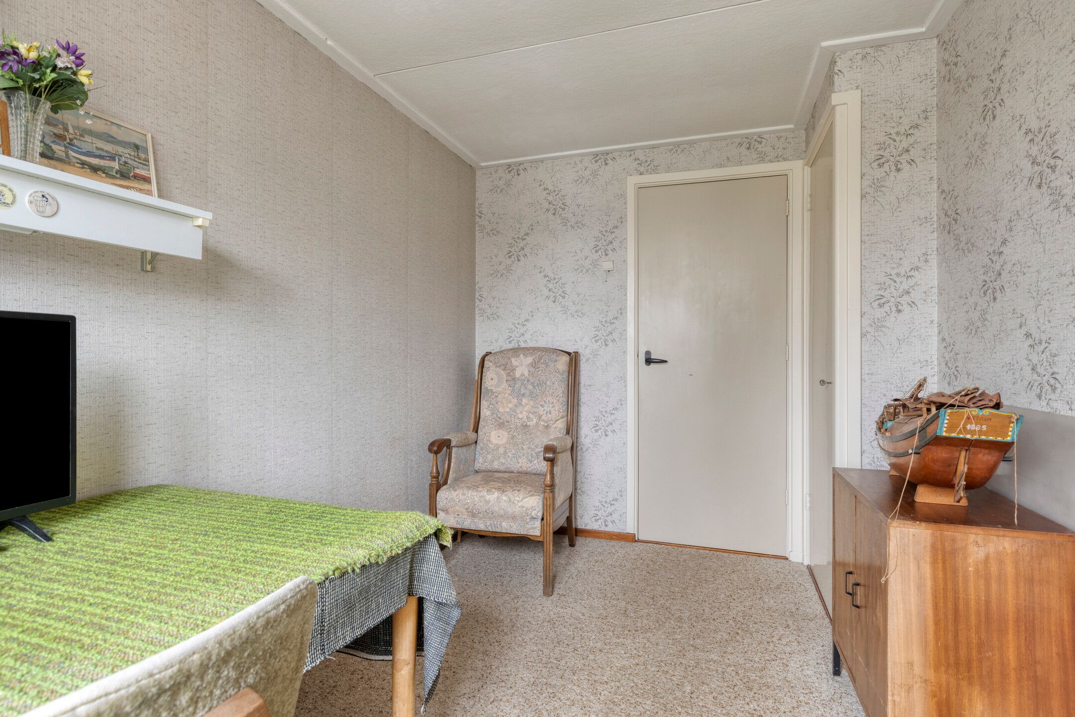 Photo 24 of Surinamestraat 1