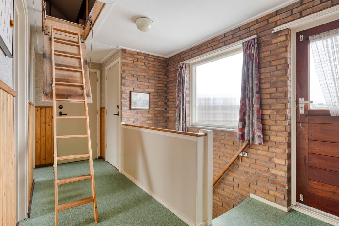 Photo 26 of Surinamestraat 1