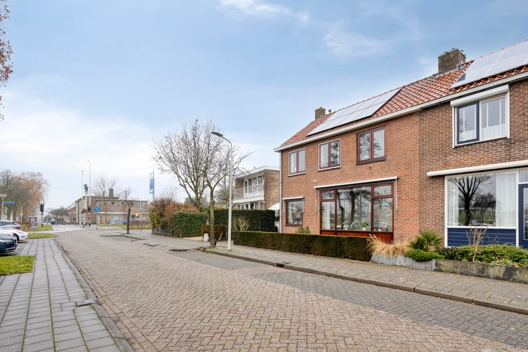 Photo 37 of Surinamestraat 1