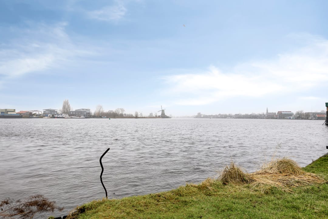 Photo 41 of Surinamestraat 1