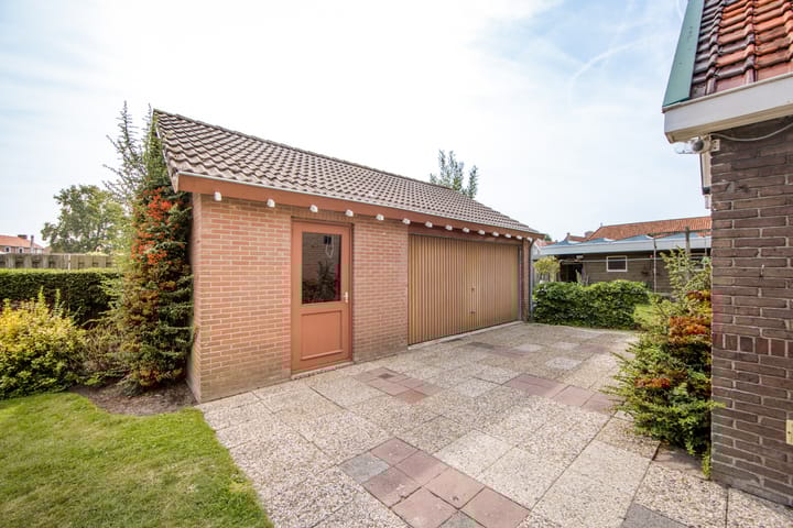 Photo 24 of Ds L Touwenlaan 32