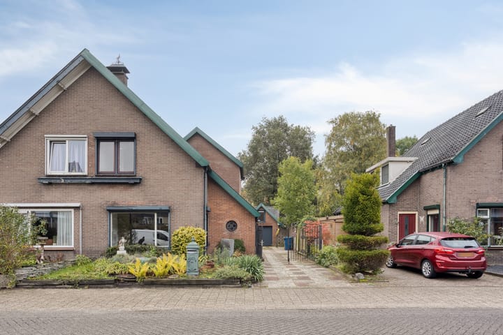 Photo 2 of Dennenkamp 27