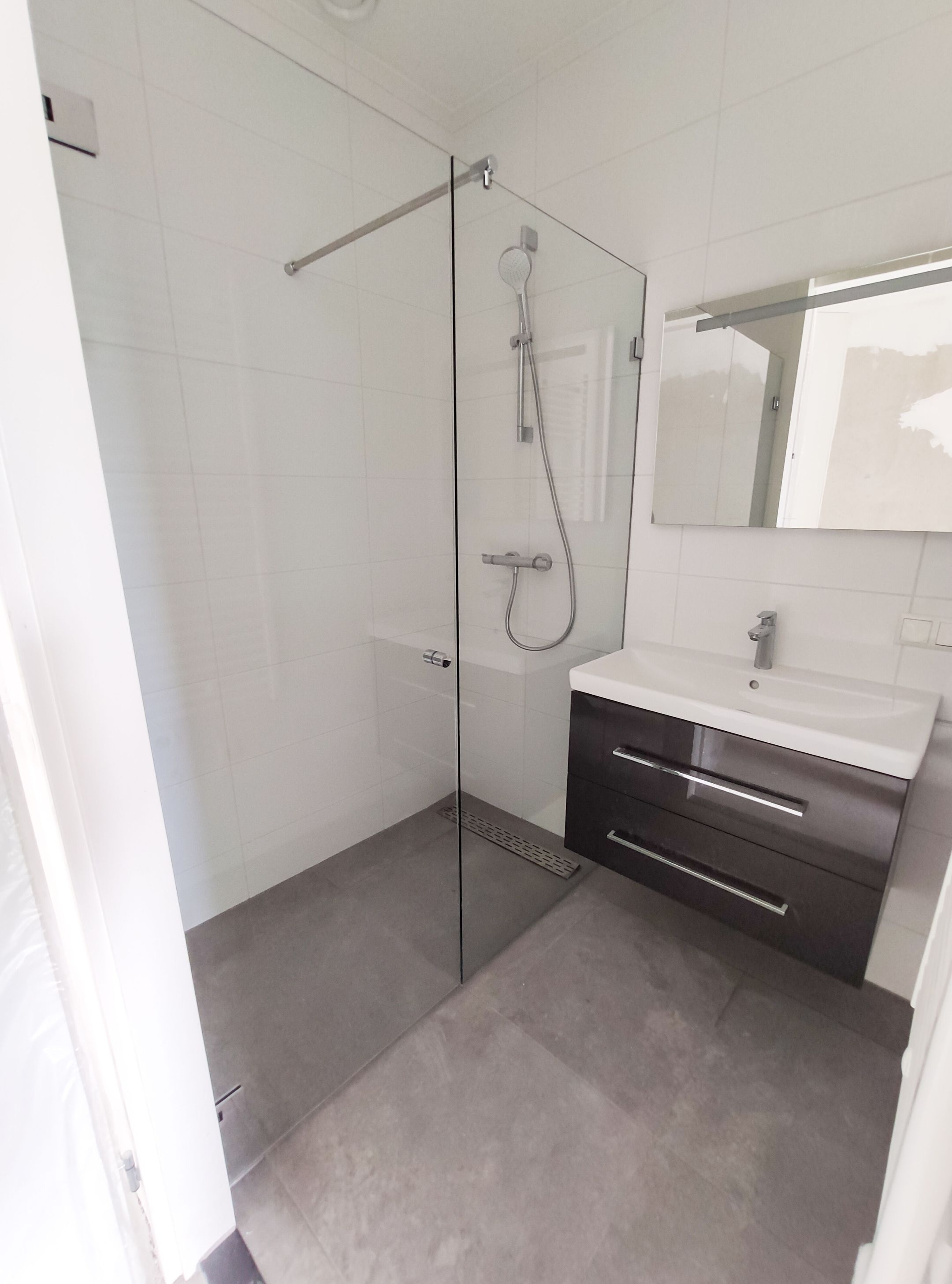 Foto 12 van Friesestraatweg 141-243