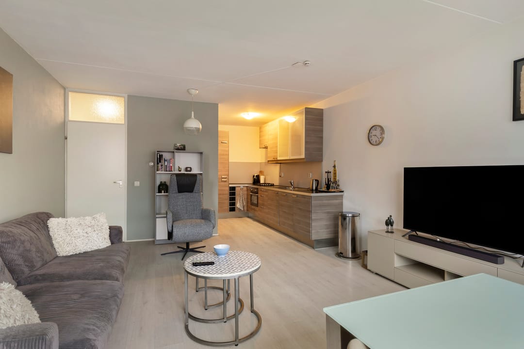 Photo 8 of Paterswoldseweg 52-A