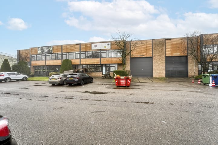 Veerpolder 8, Warmond