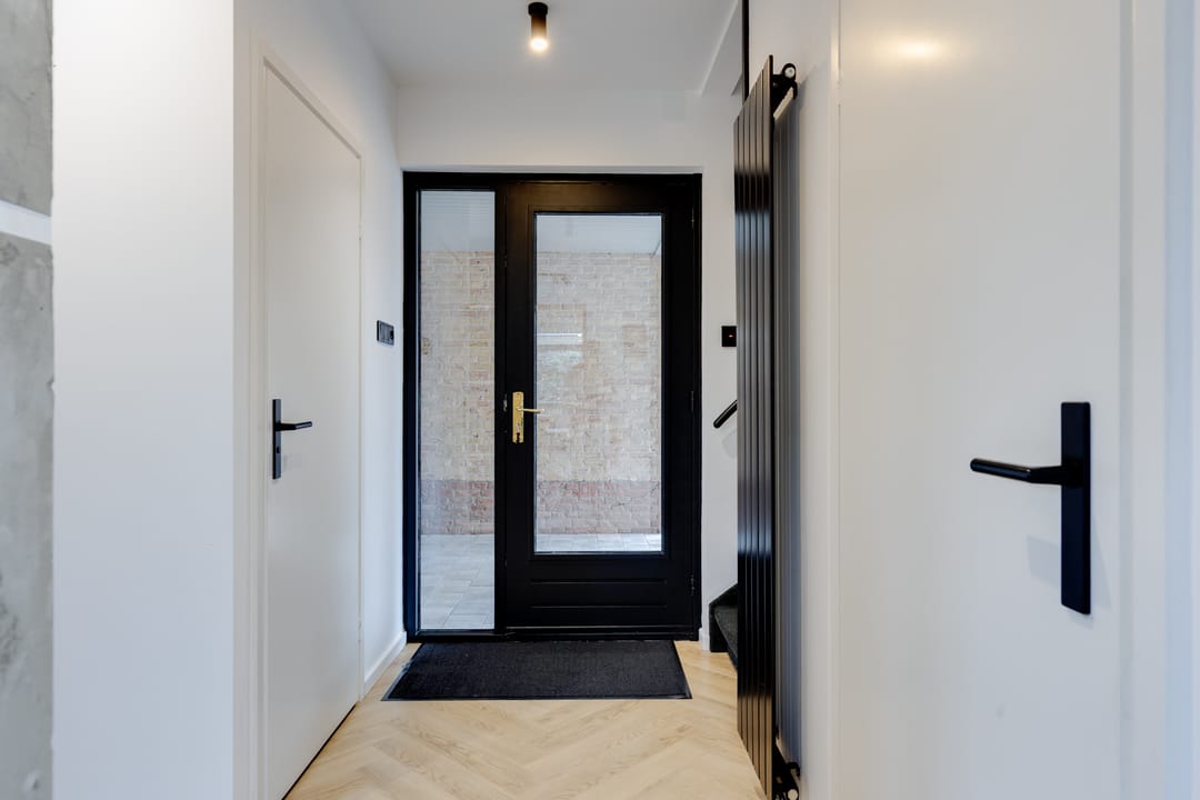 Photo 8 of Burgemeester Goldbergstraat 12