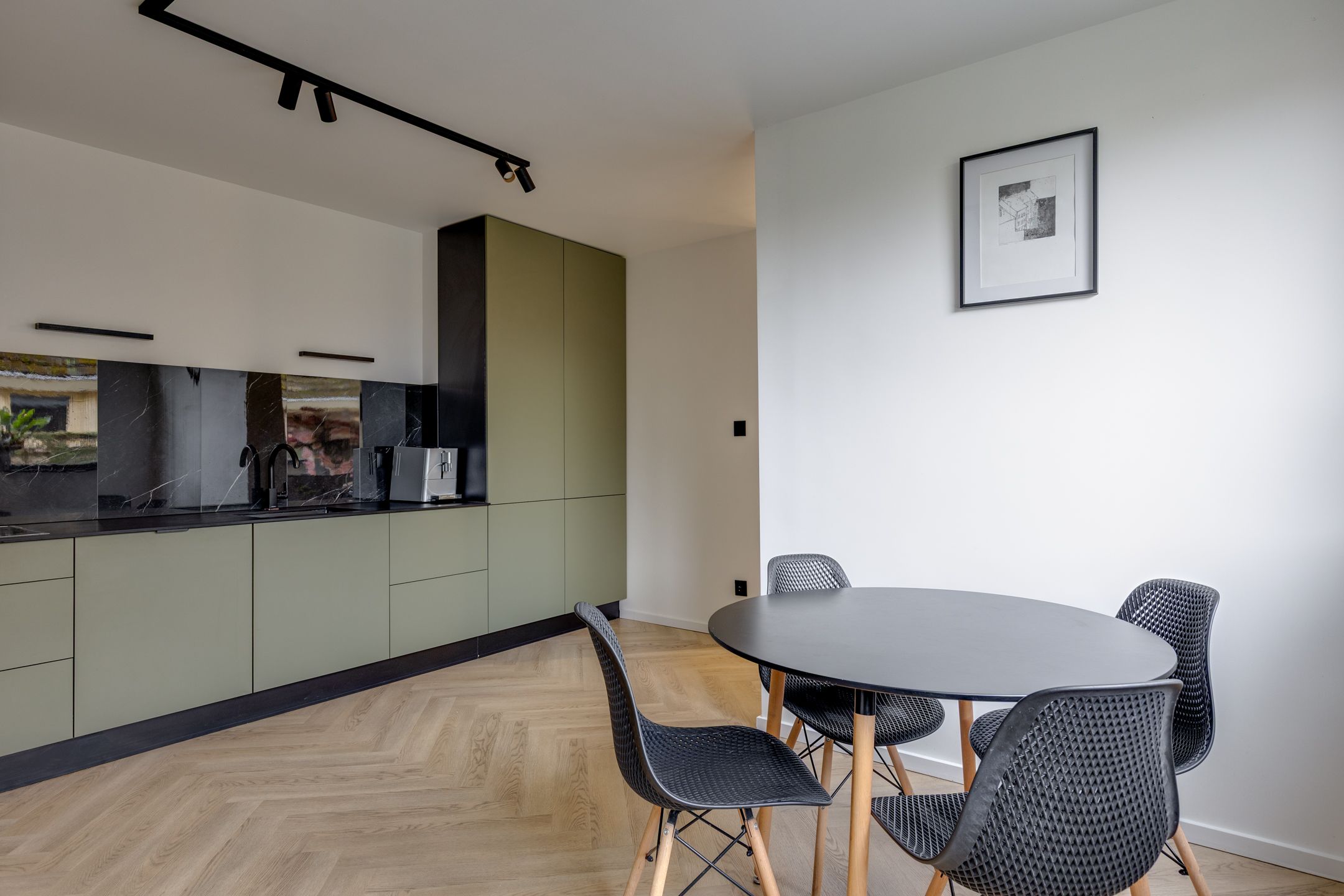 Photo 15 of Burgemeester Goldbergstraat 12