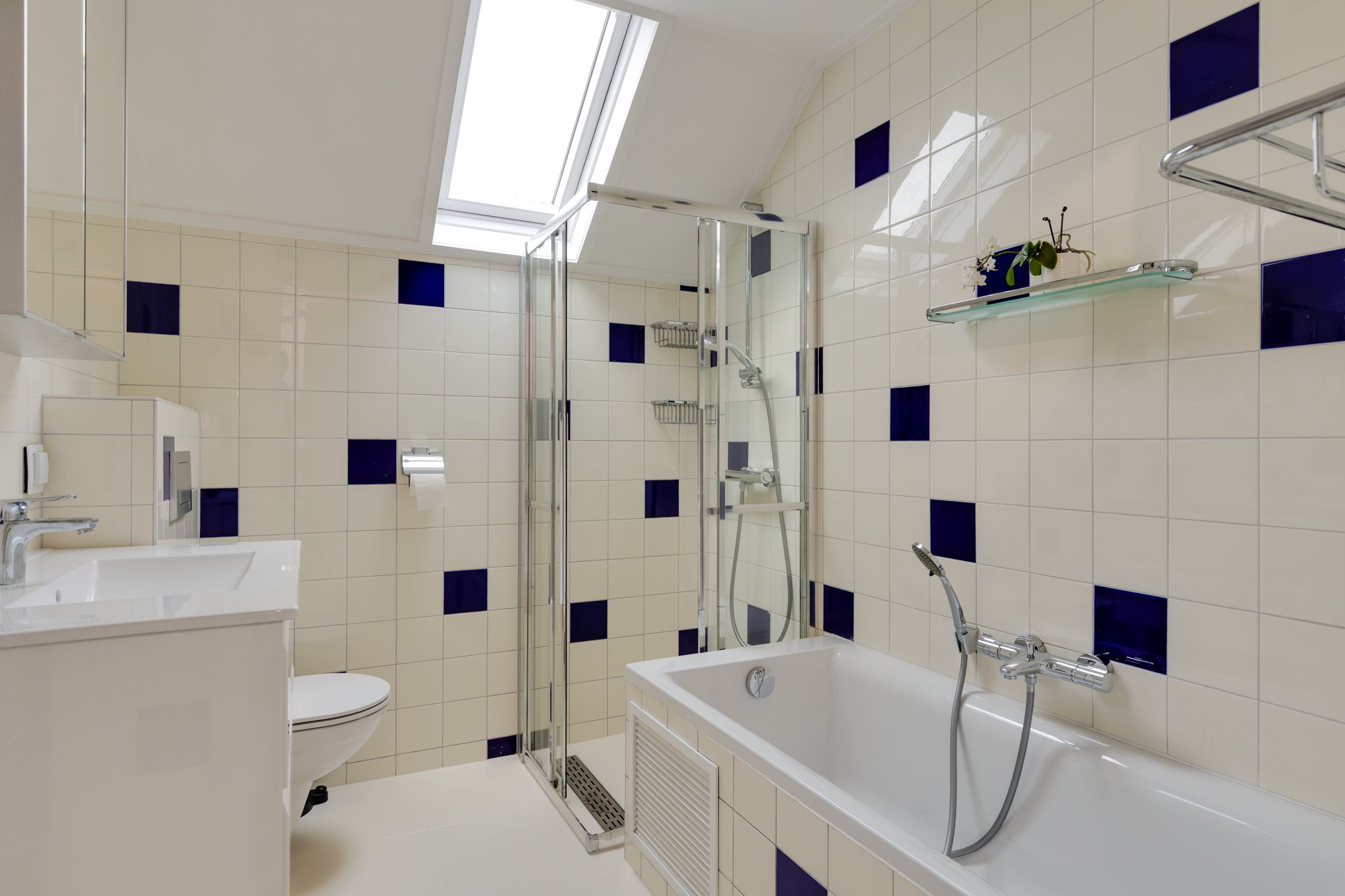 Photo 21 of Burgemeester Goldbergstraat 12