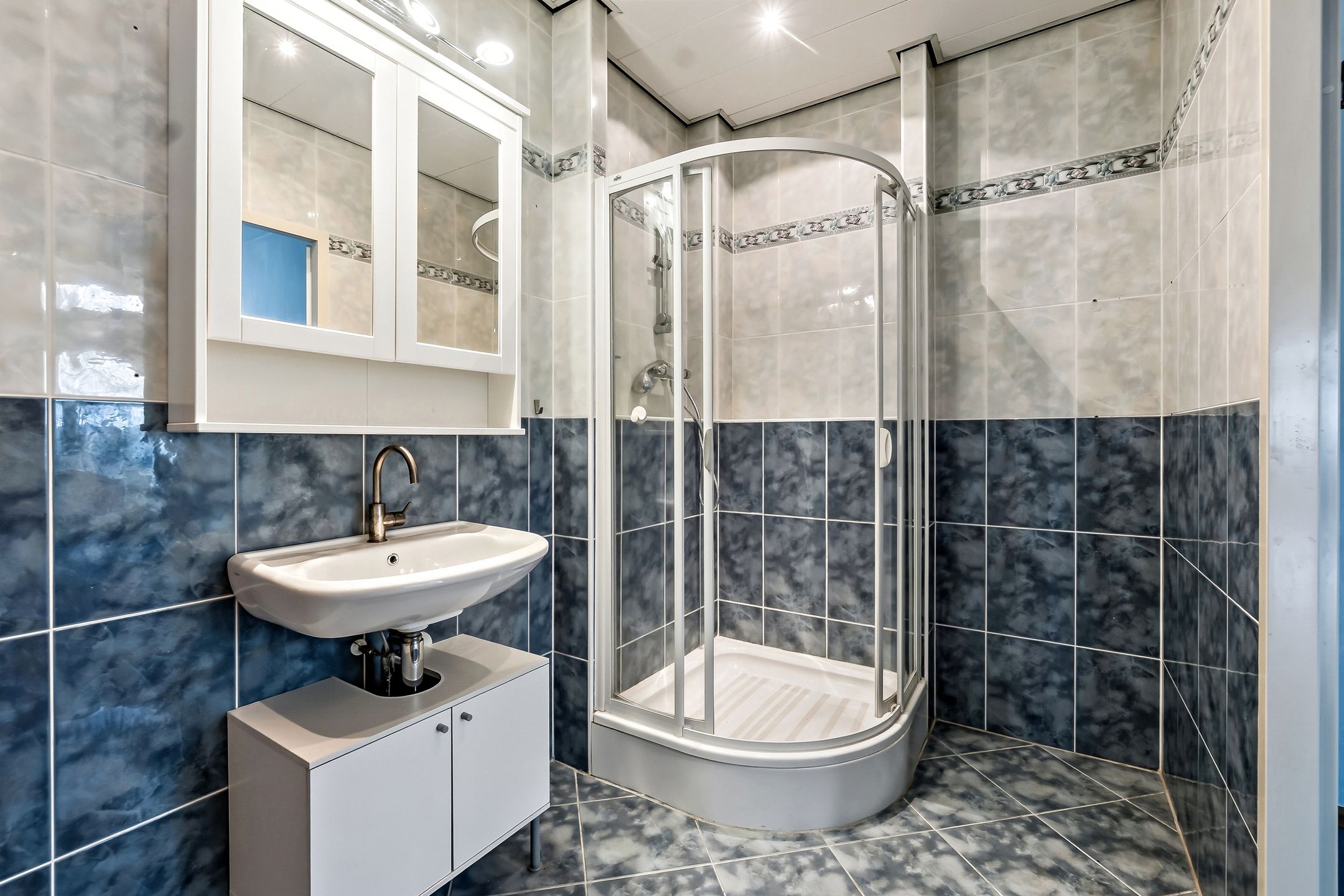 Photo 18 of Sir Winston Churchillln 283-F023