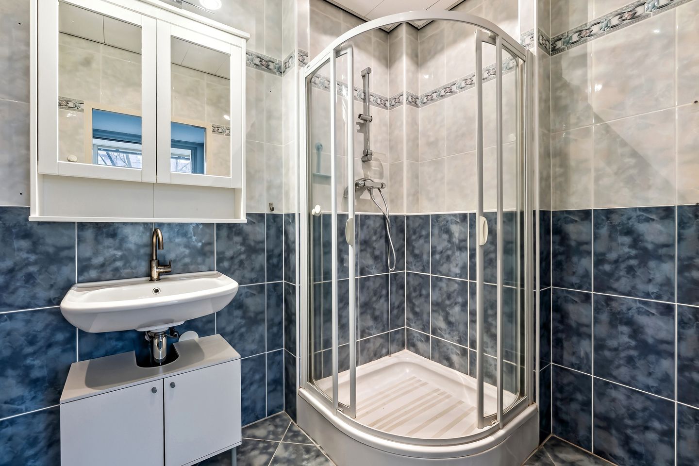 Photo 19 of Sir Winston Churchillln 283-F023