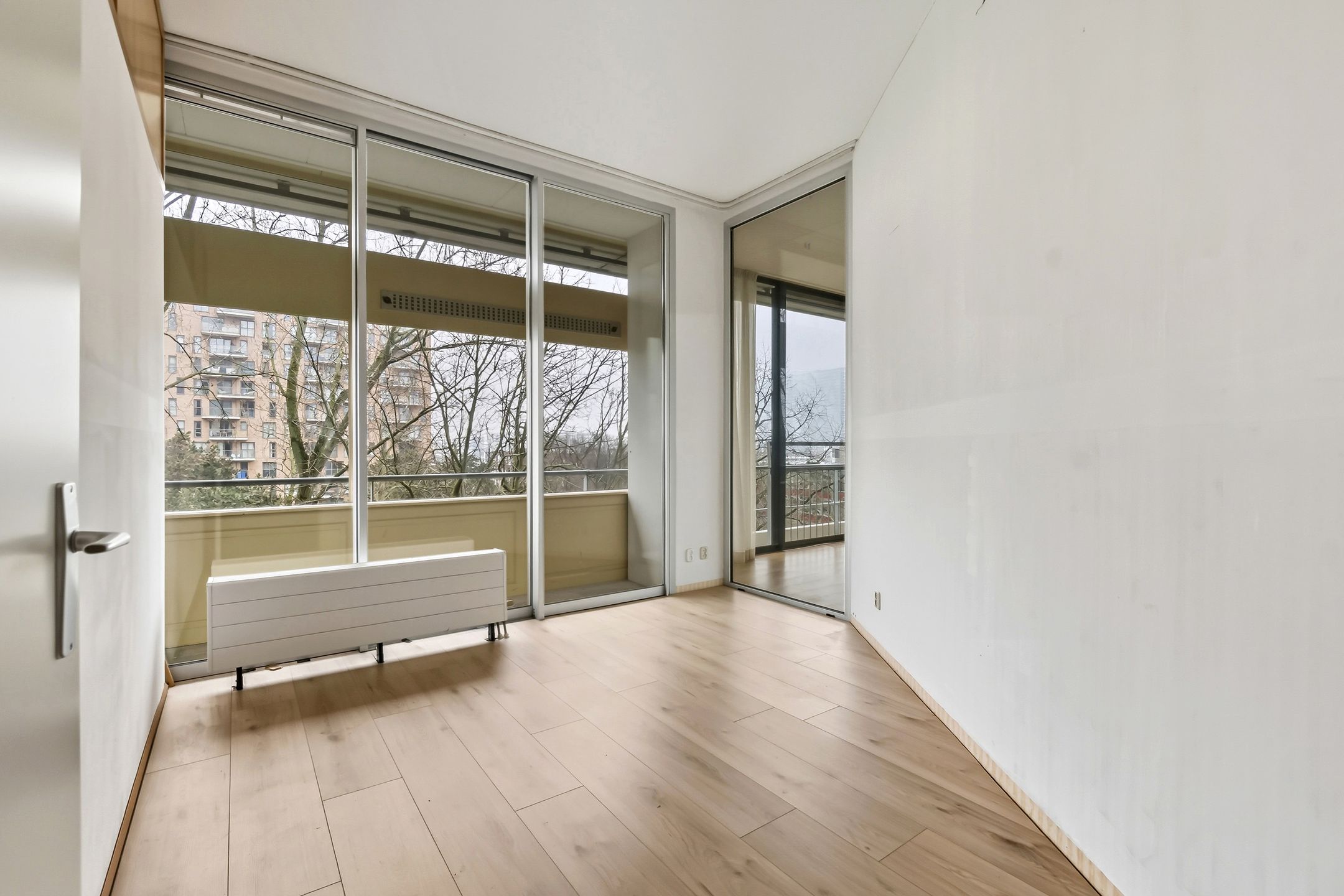 Photo 21 of Sir Winston Churchillln 283-F023