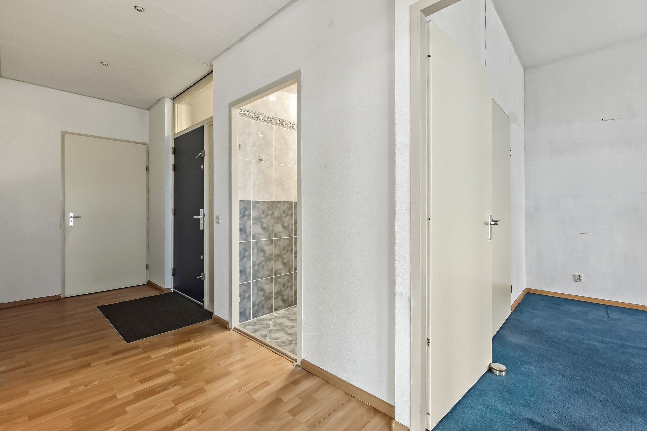 Photo 24 of Sir Winston Churchillln 283-F023