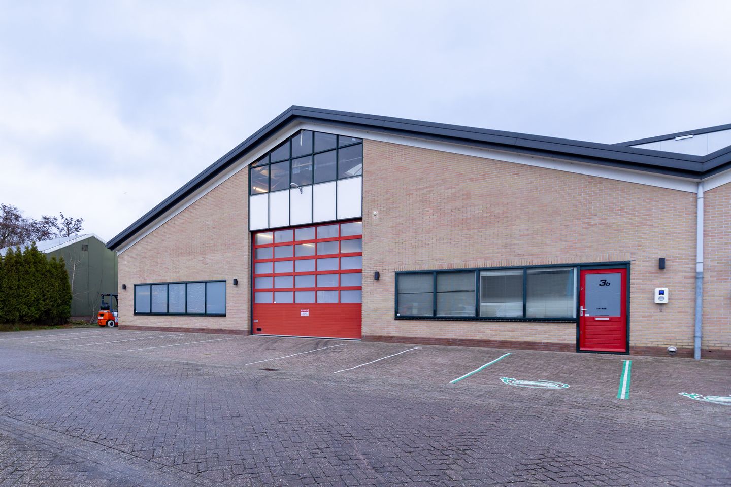 Bekijk foto 3 van Industrieweg 3