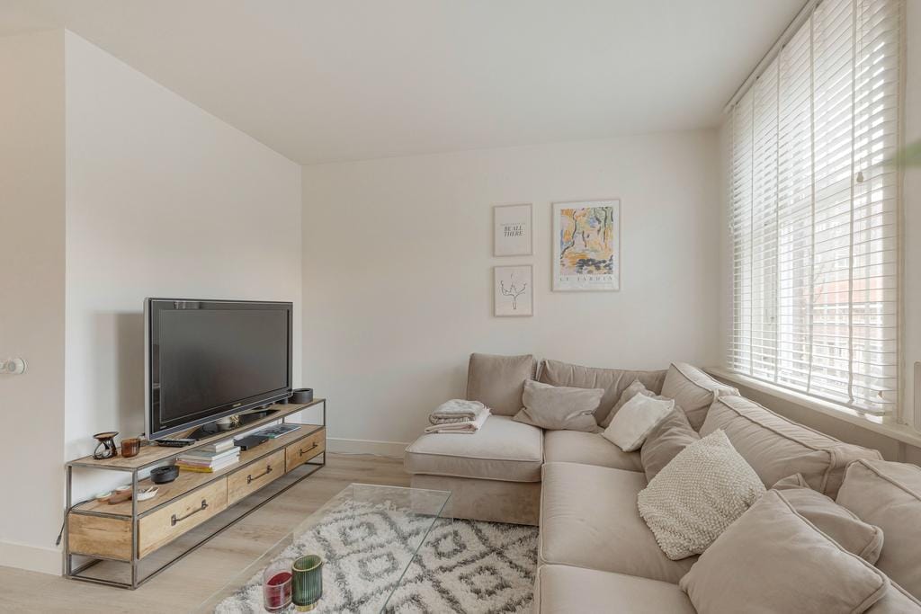 Foto 6 van Van Tuyll van Serooskerkenweg 1-1